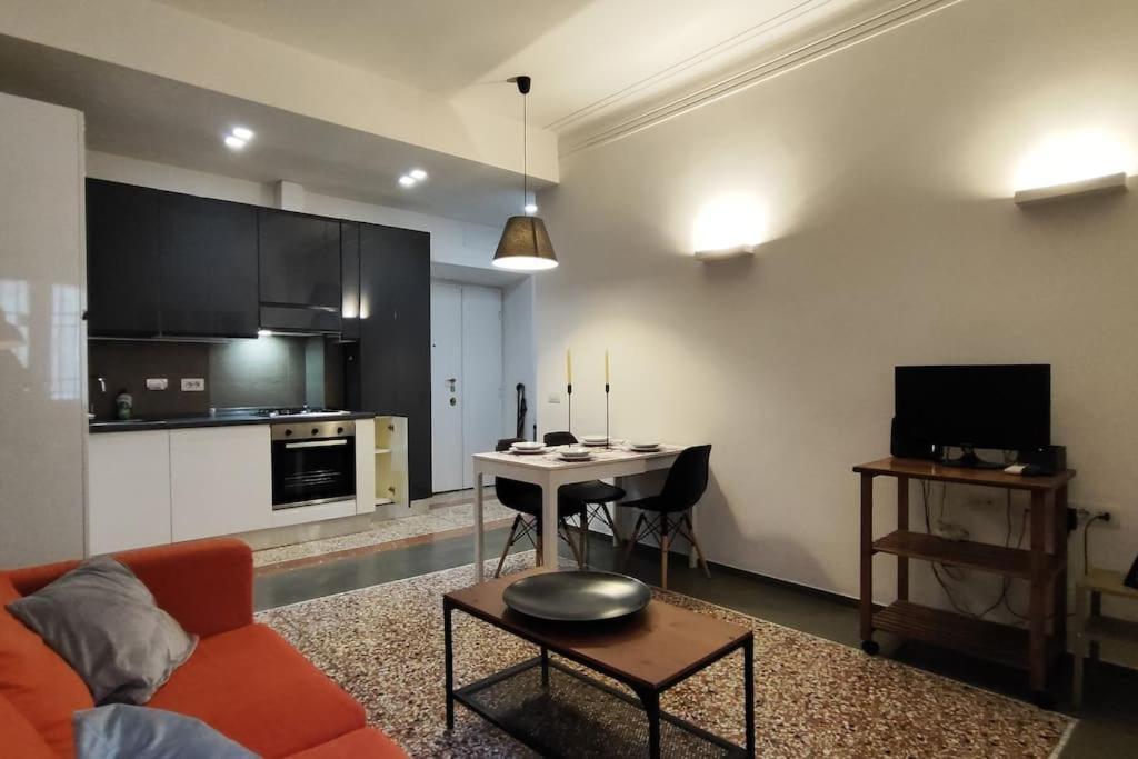 Cozy Apartment Near The Colosseum Rom Eksteriør billede